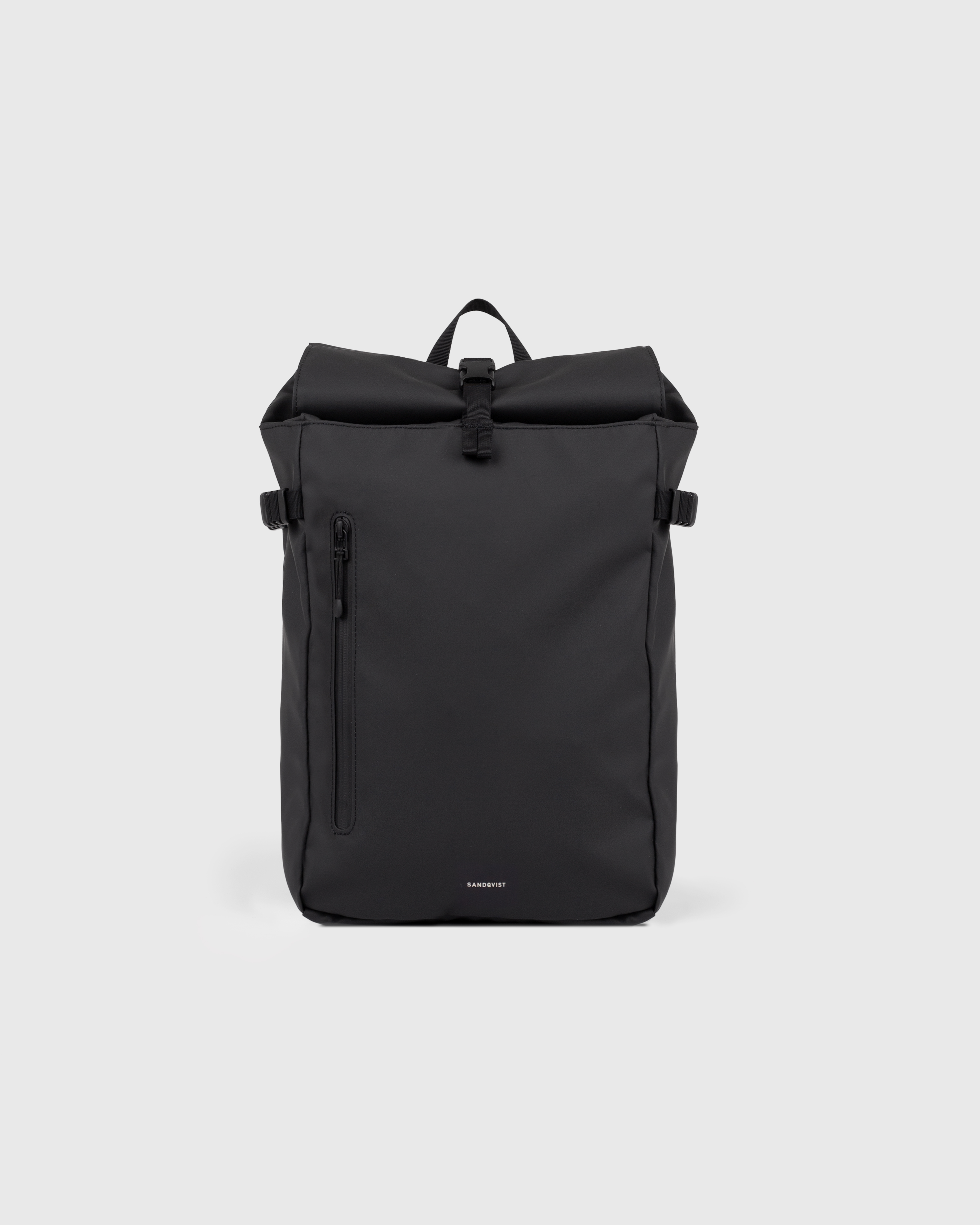 Sandqvist STREAM Slim Rolltop M backpack in black, front view with zipper pocket, top handle, side straps and rolltop closure.