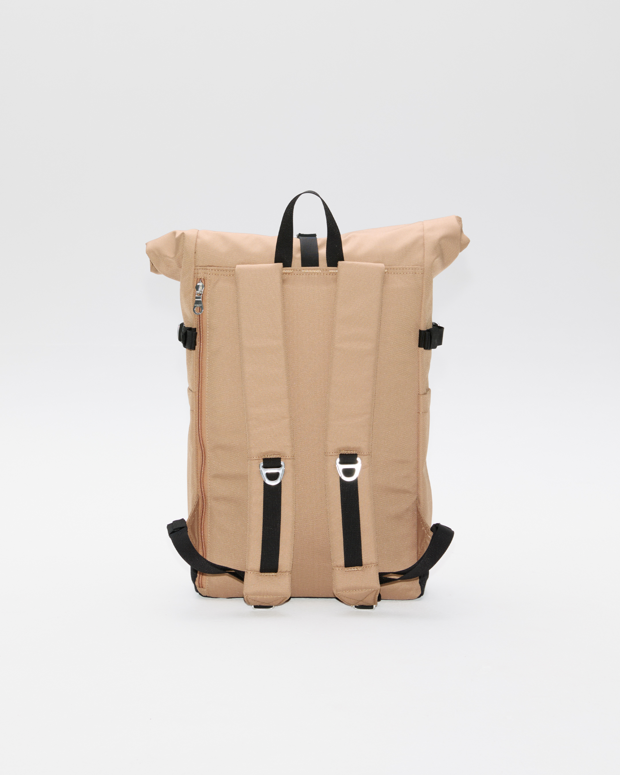 Sandqvist ICON Rolltop Backpack 14”, beige. Back view showing the zippered laptop pocket, adjustable shoulder straps and top handle.