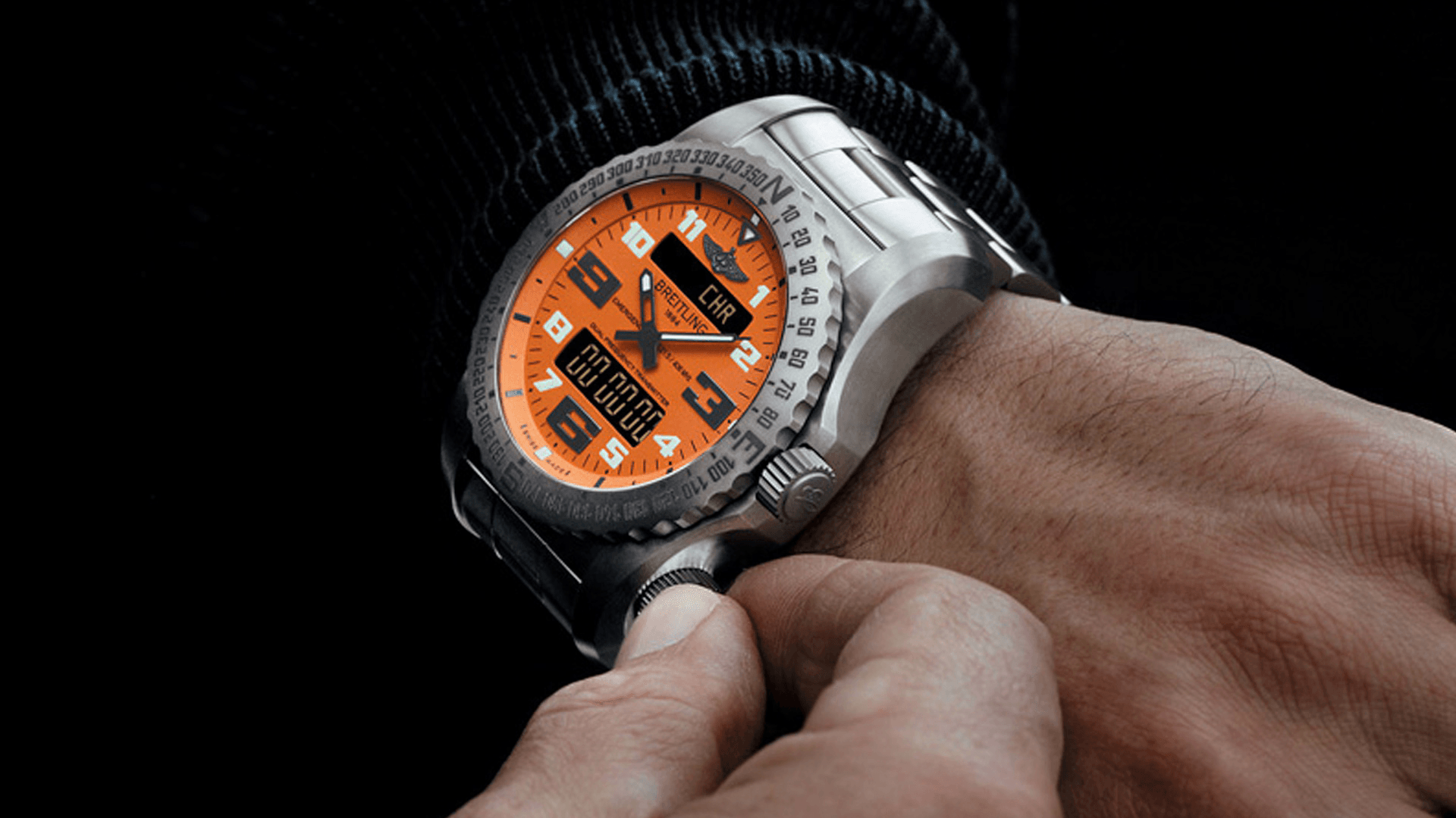 Het horloge voor noodsituaties op land, zee en in de lucht