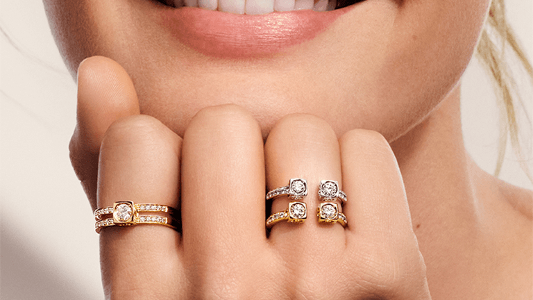 Talrijke collecties en zijn voorliefde voor edelstenen