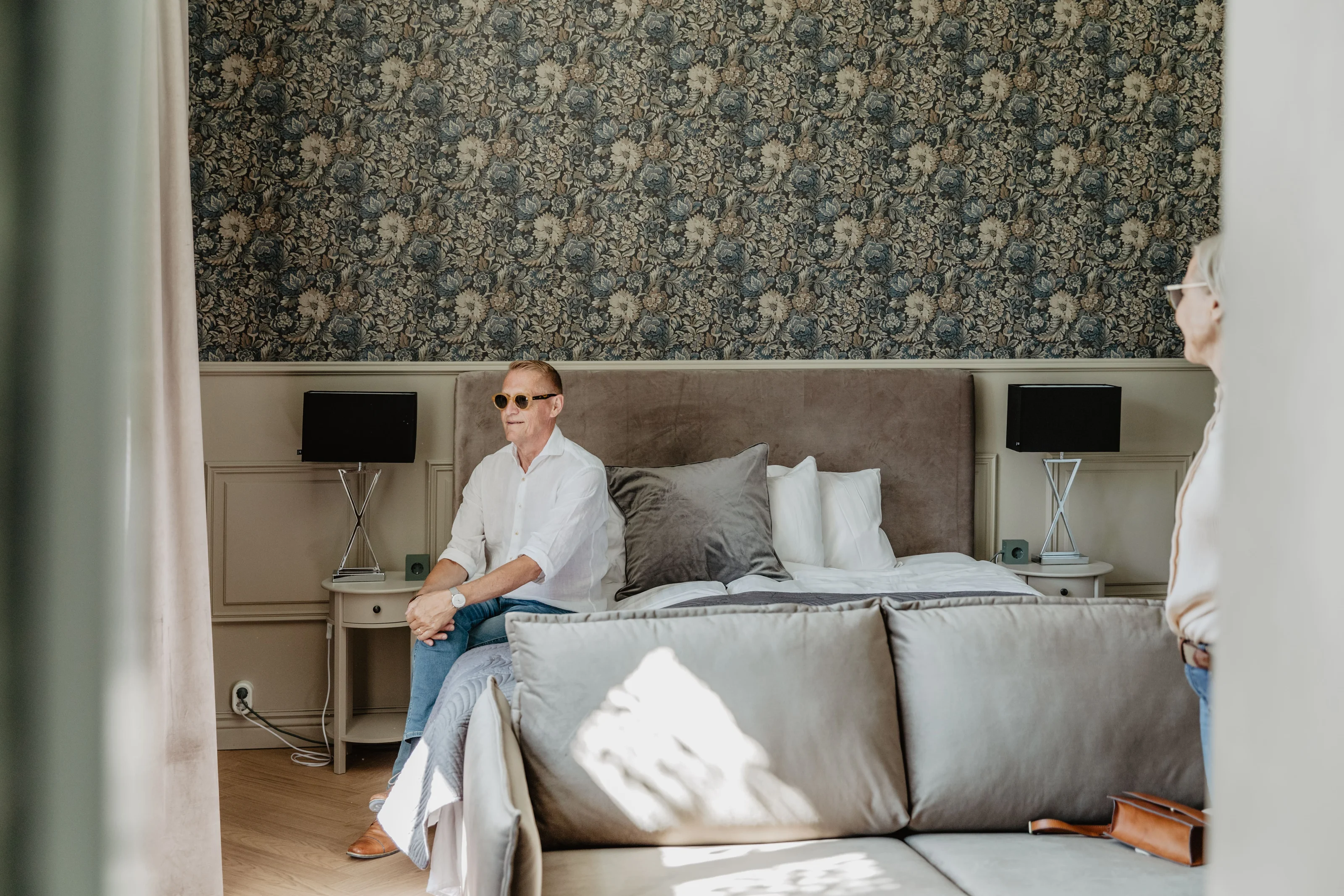Schlafsofas in einer Hotelumgebung