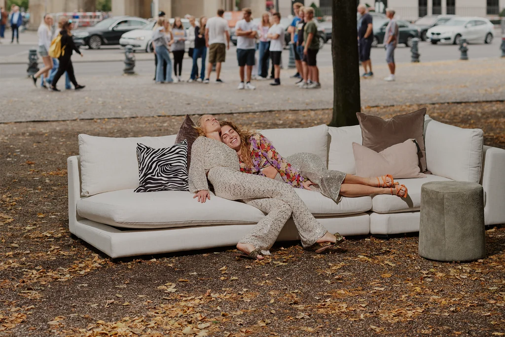 Leter du etter leveringsklare modulsofaer?