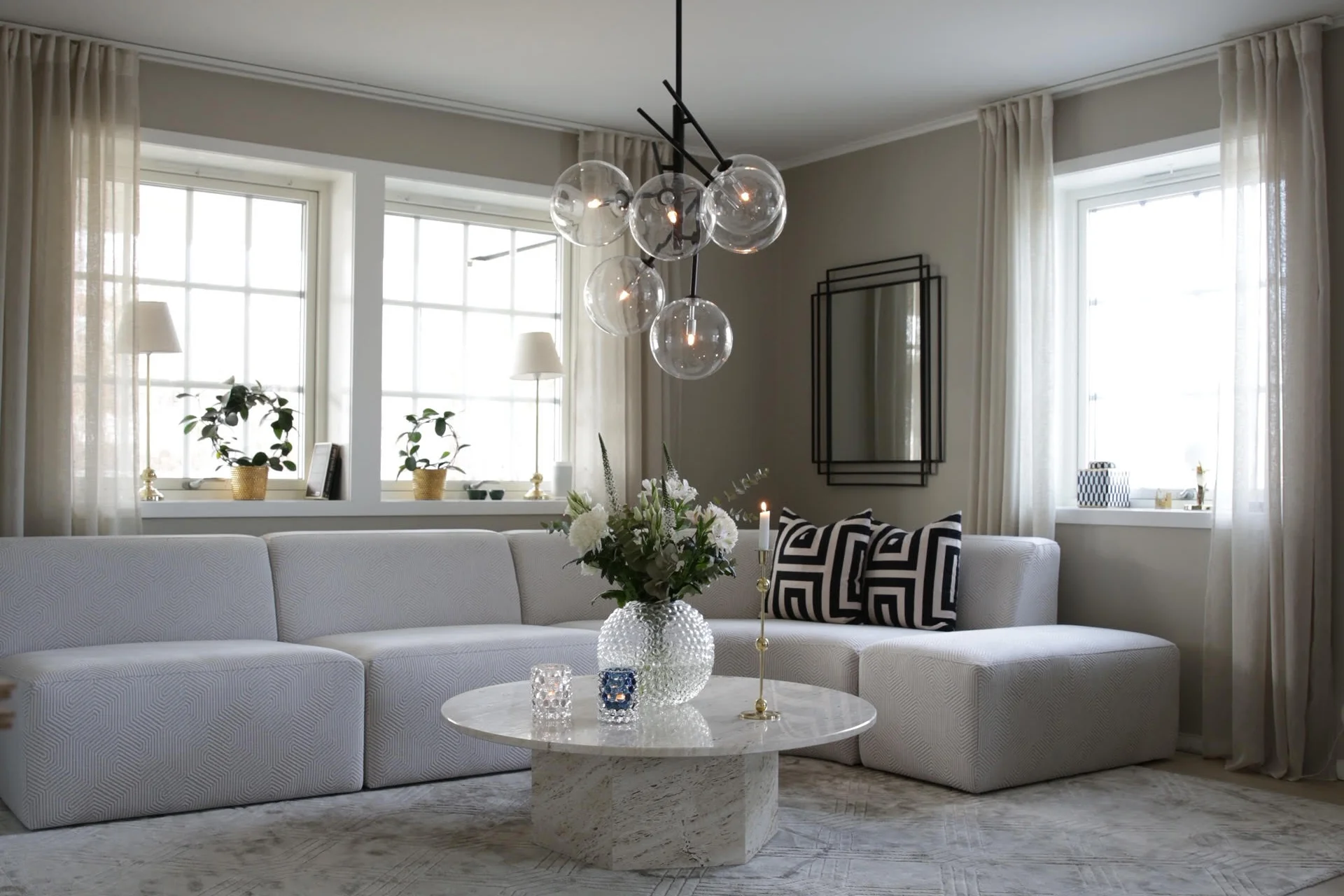Hajen modulsoffa. 1.5-sits, hörn konkav, fotpall. Teseo, återvunnen bomull - 001 Vit. En ljus, dunfri soffa i modern design.