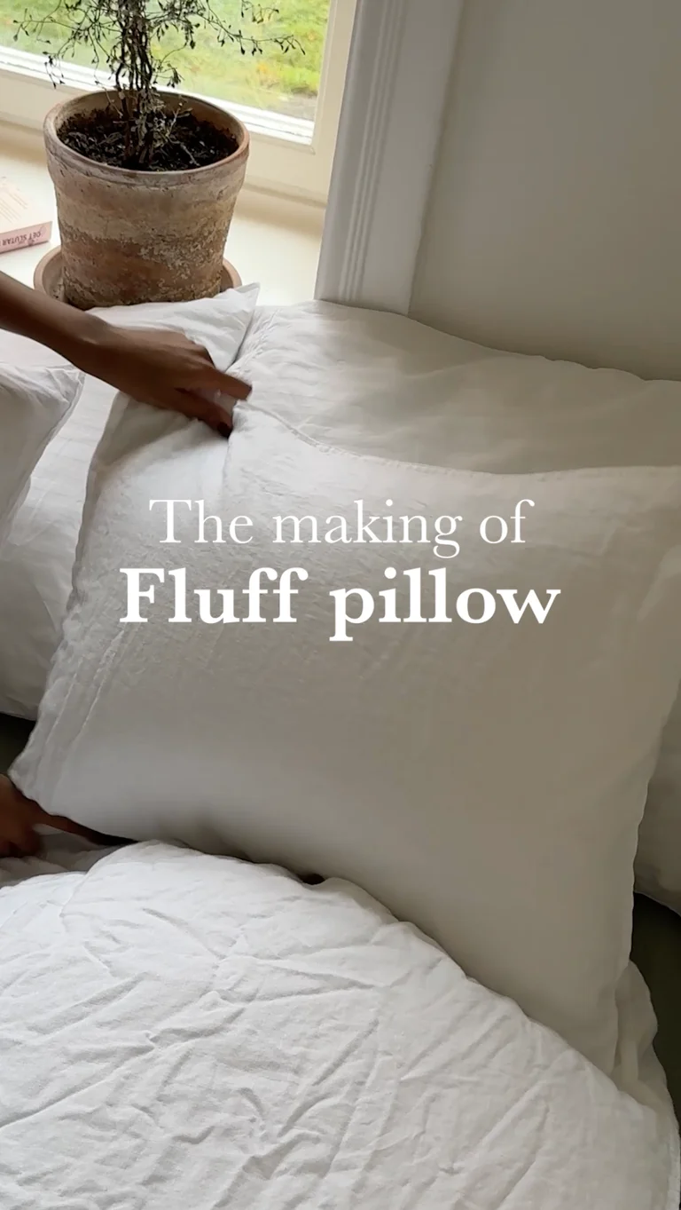 The manufacturing of Fluffy pillow.