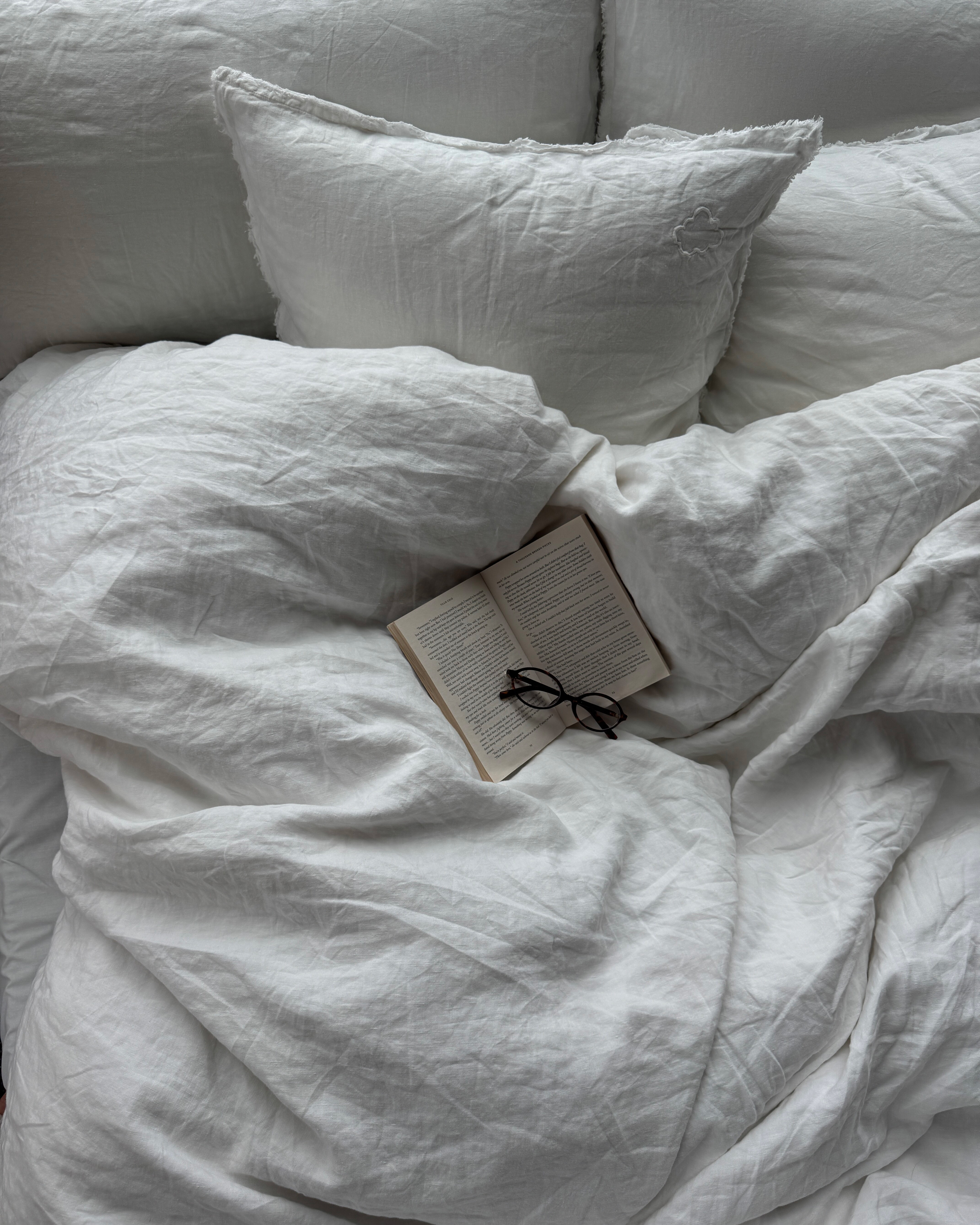 Get inspired by our down comforters and fluffy products | Happy Fluffy Cloud