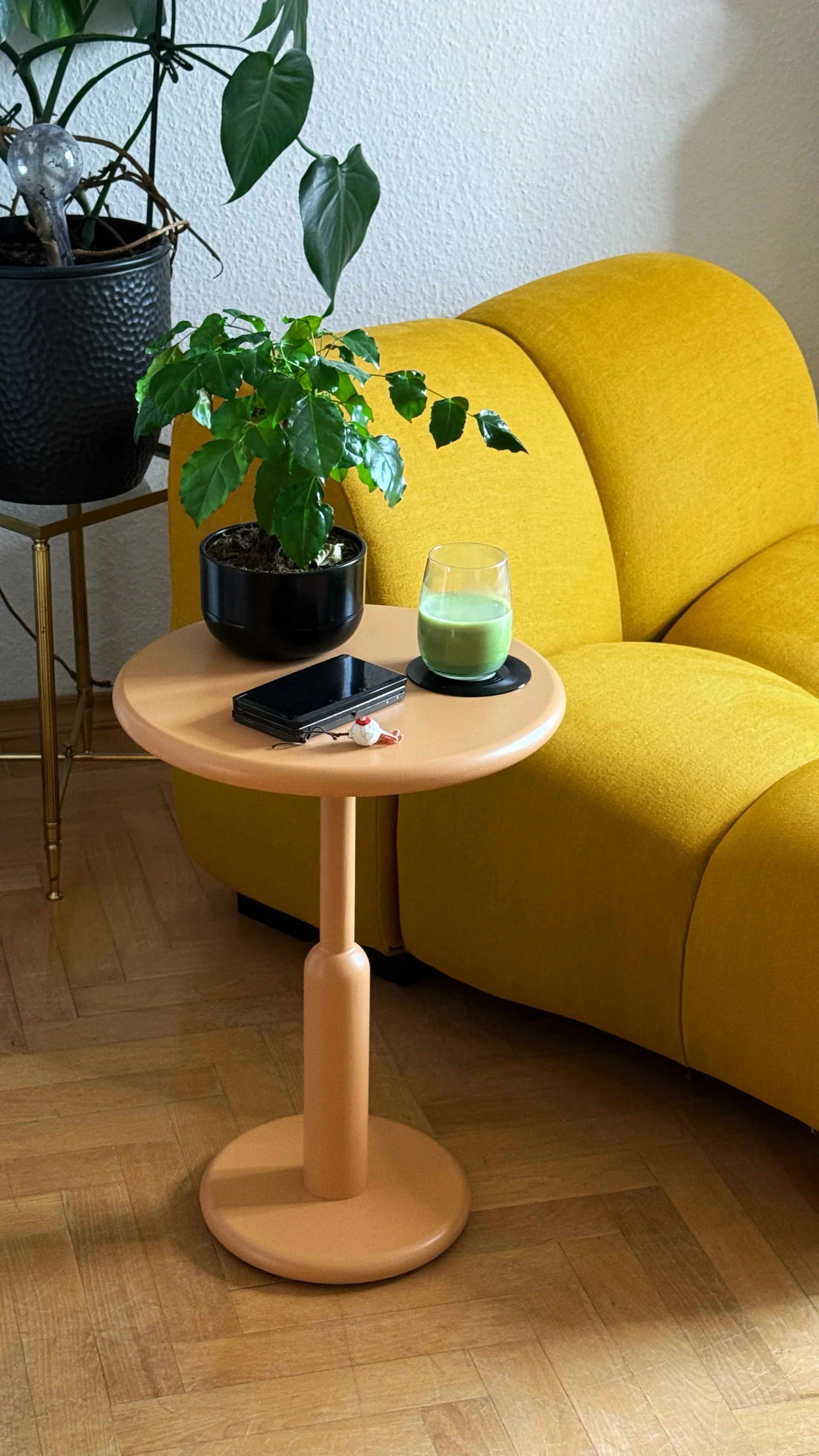 Kameleonten Beistelltisch, Pfirsich.