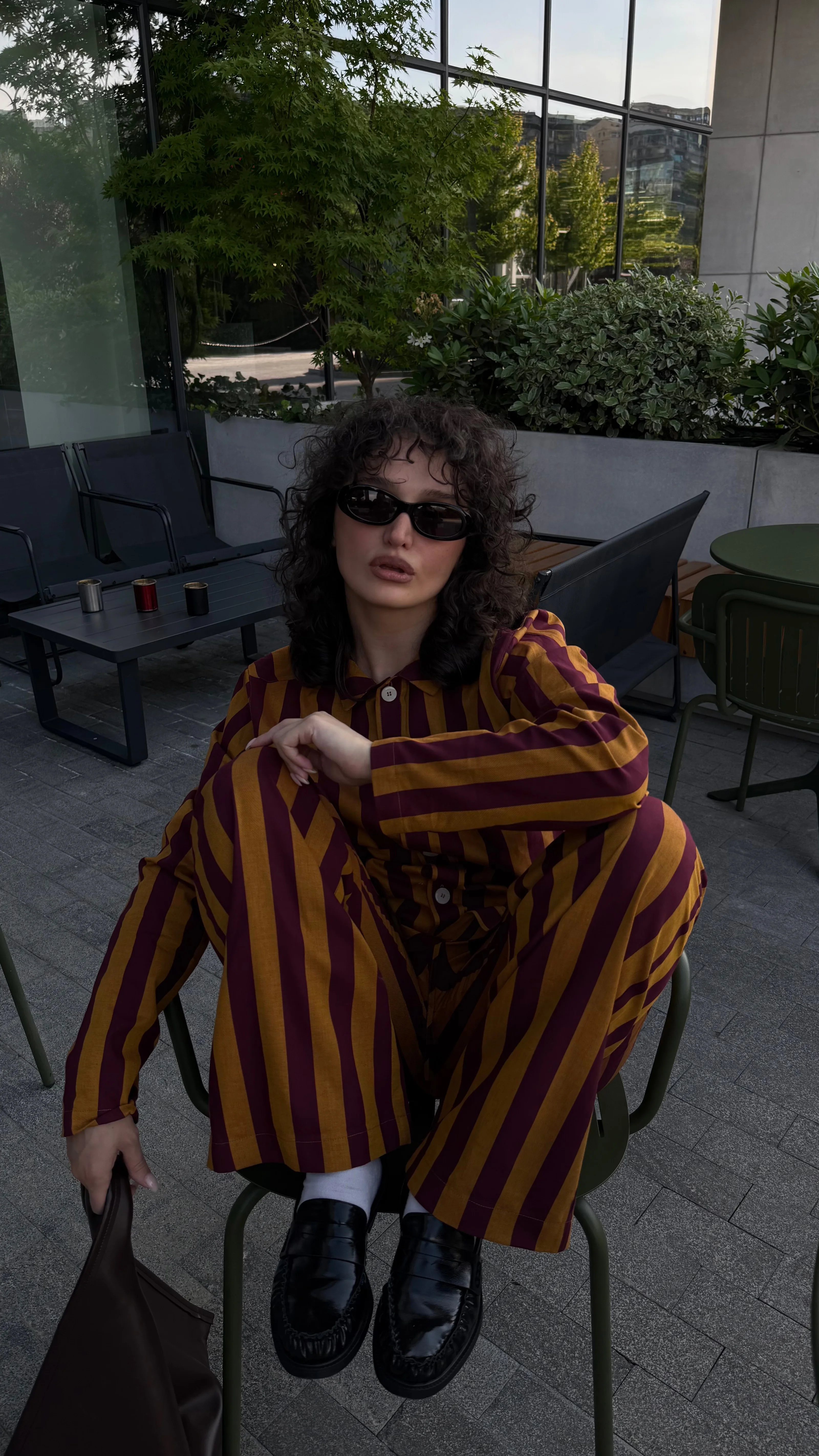 This is what off-duty chic looks like