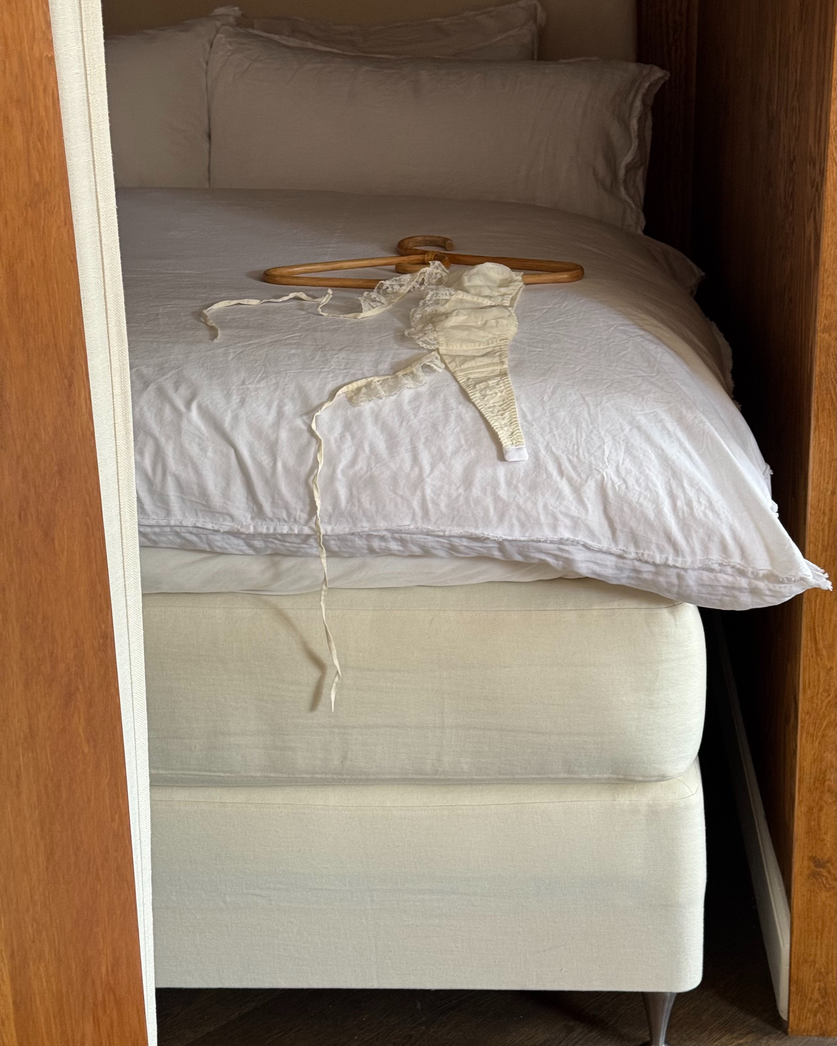 Get inspired by our down comforters and fluffy products | Happy Fluffy Cloud