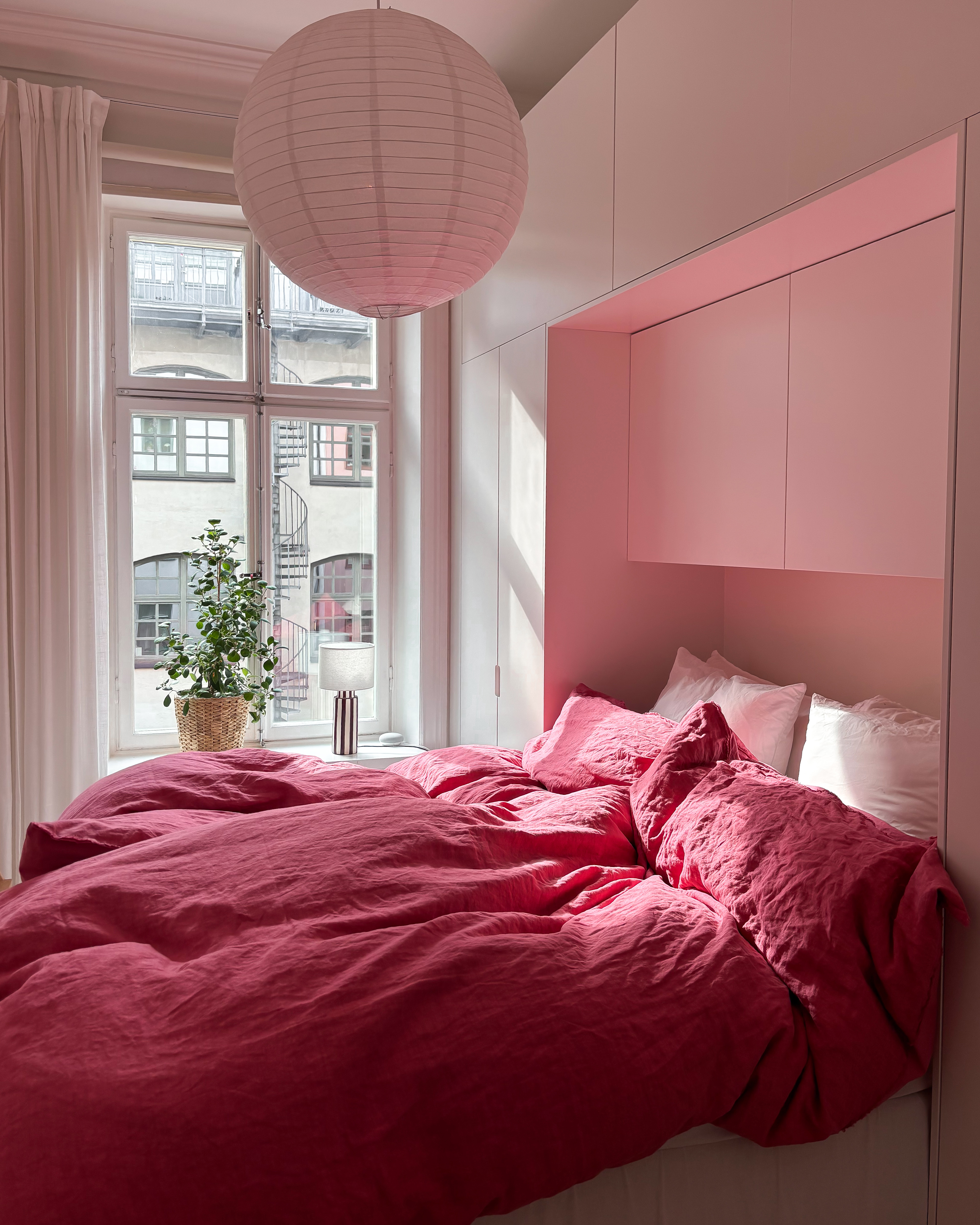 Bedroom | Style your bedroom with fluffy duvets & pillows | HAPPY FLUFFY CLOUD