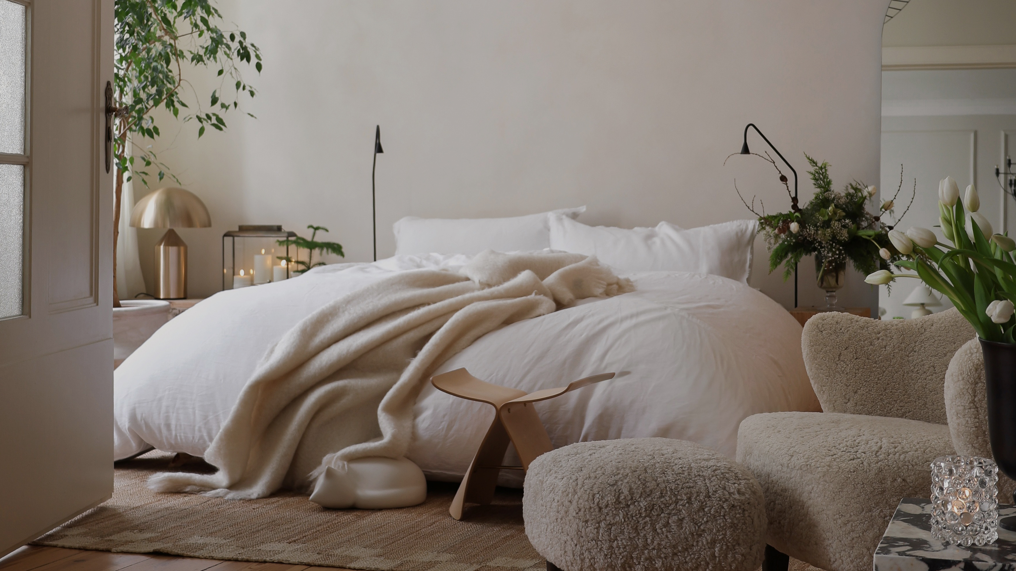 Bedroom | Style your bedroom with fluffy duvets & pillows | HAPPY FLUFFY CLOUD