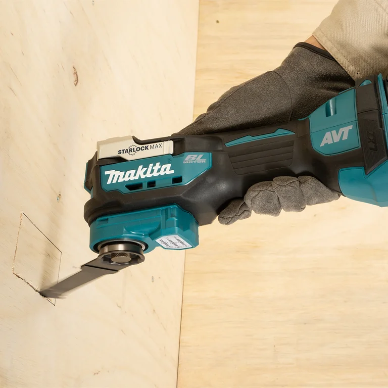 Makita DTM52 multiverktyg, leveransinnehållet upplagt