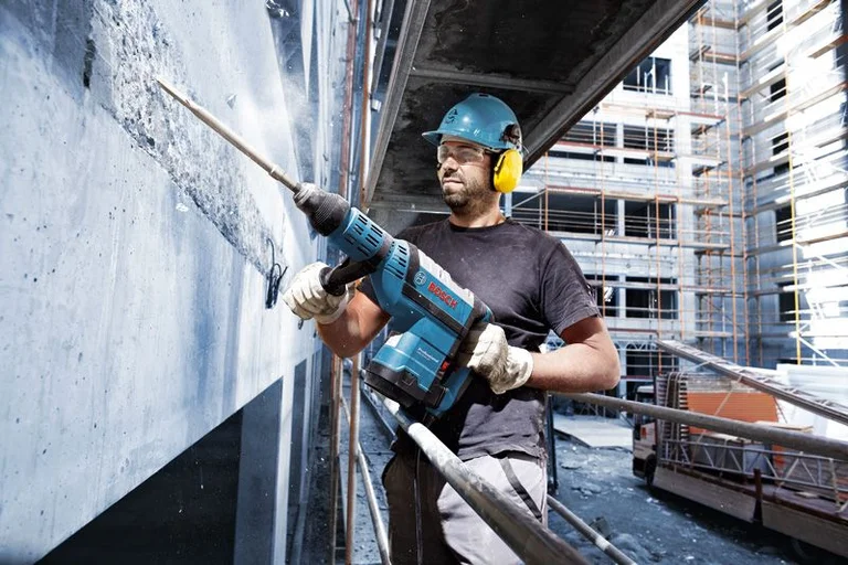 Bosch GBH 8-45 DV in gebruik, afbeelding 2