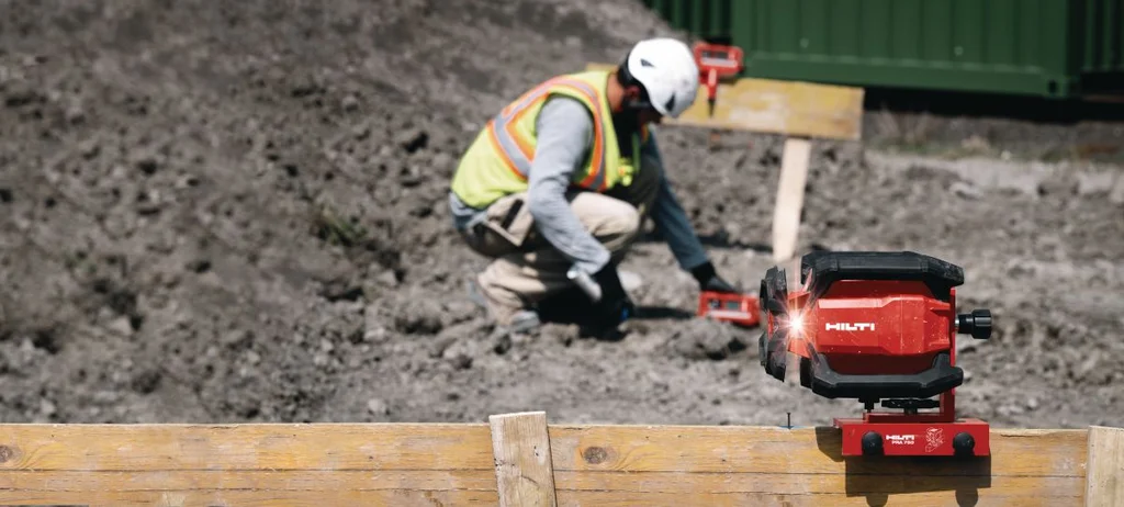 Hilti PR 400-22 set up on a tripod on site