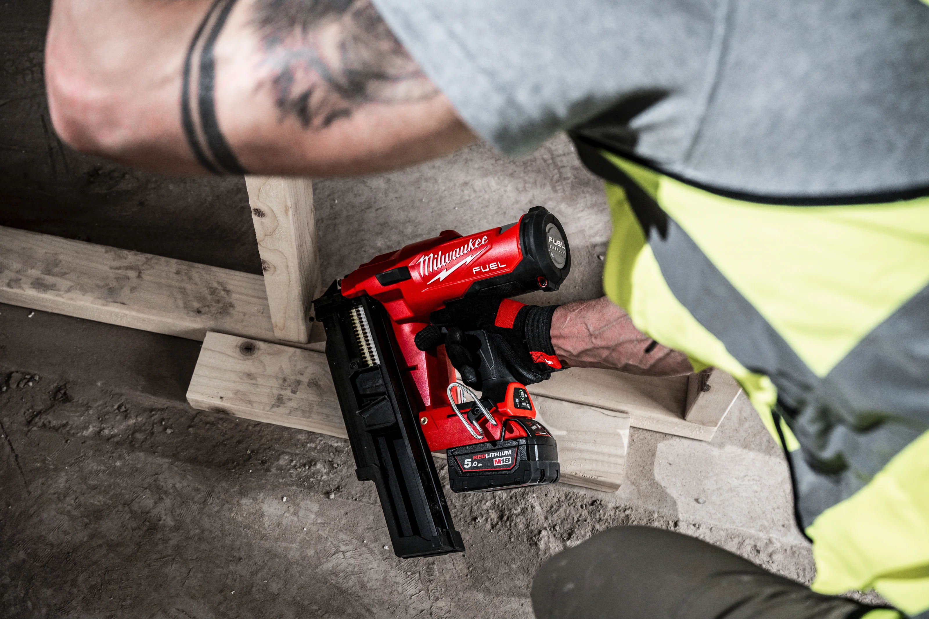 M18 FFN21 FUEL 21° Framing Nailer in use on the job