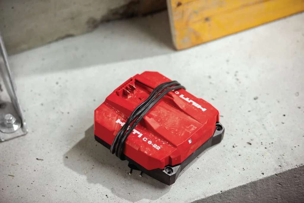 Hilti C 6-22 lader et Nuron-batteri