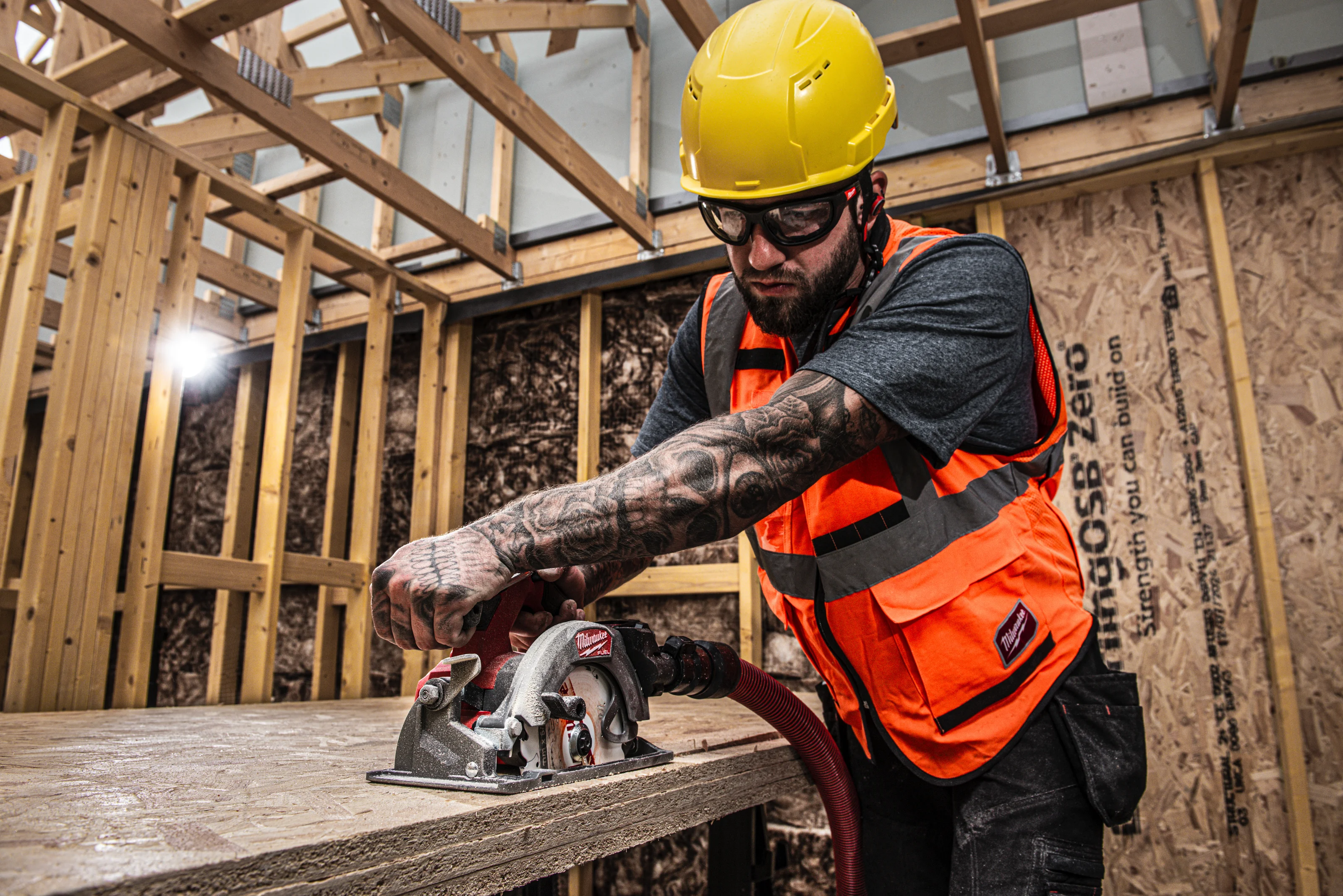 M18 FCS552 FUEL Compact Circular Saw in use on the job