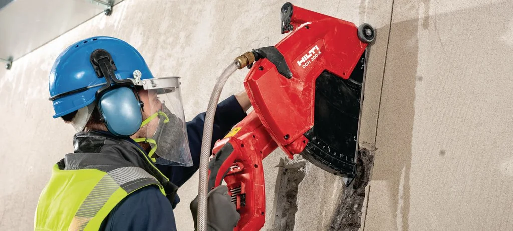 Hilti DCH 300-X wet cutting a wall