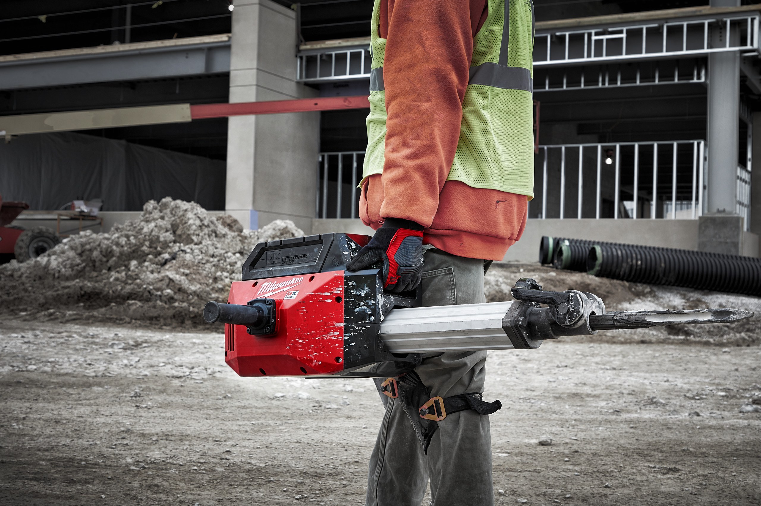 MXF DH2528H MX FUEL 28 mm Hex Demolition Hammer in use on the job