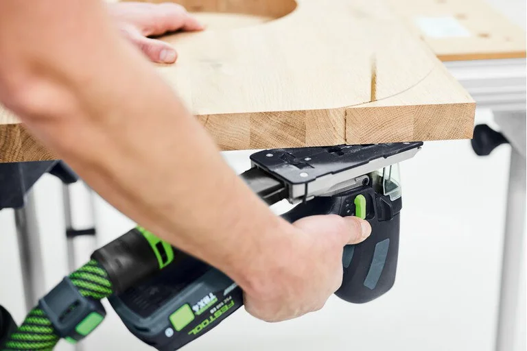 Festool PSC 500 cutting a curve in a solid-wood worktop