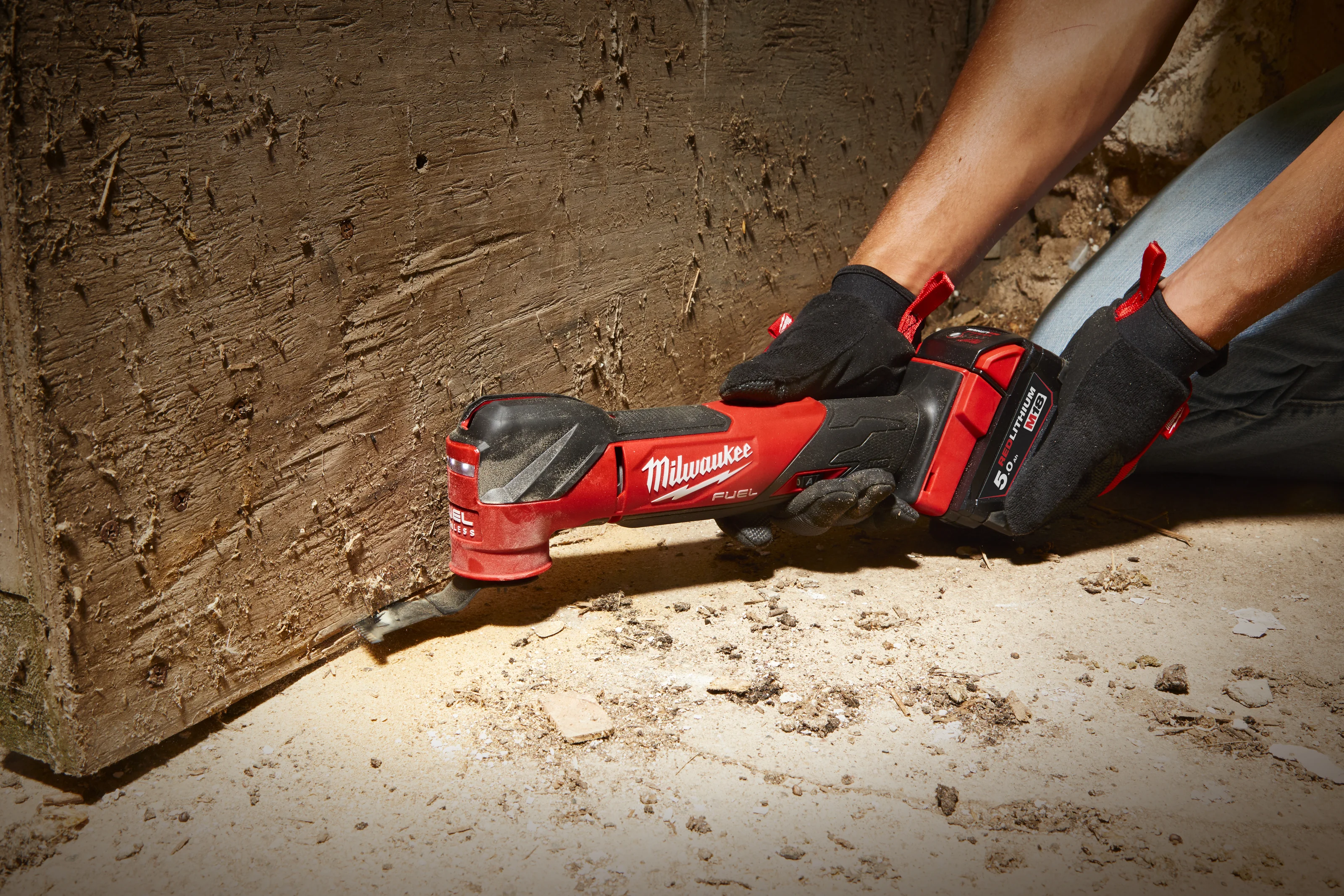 M18 FMT FUEL Multi-Tool in use on the job