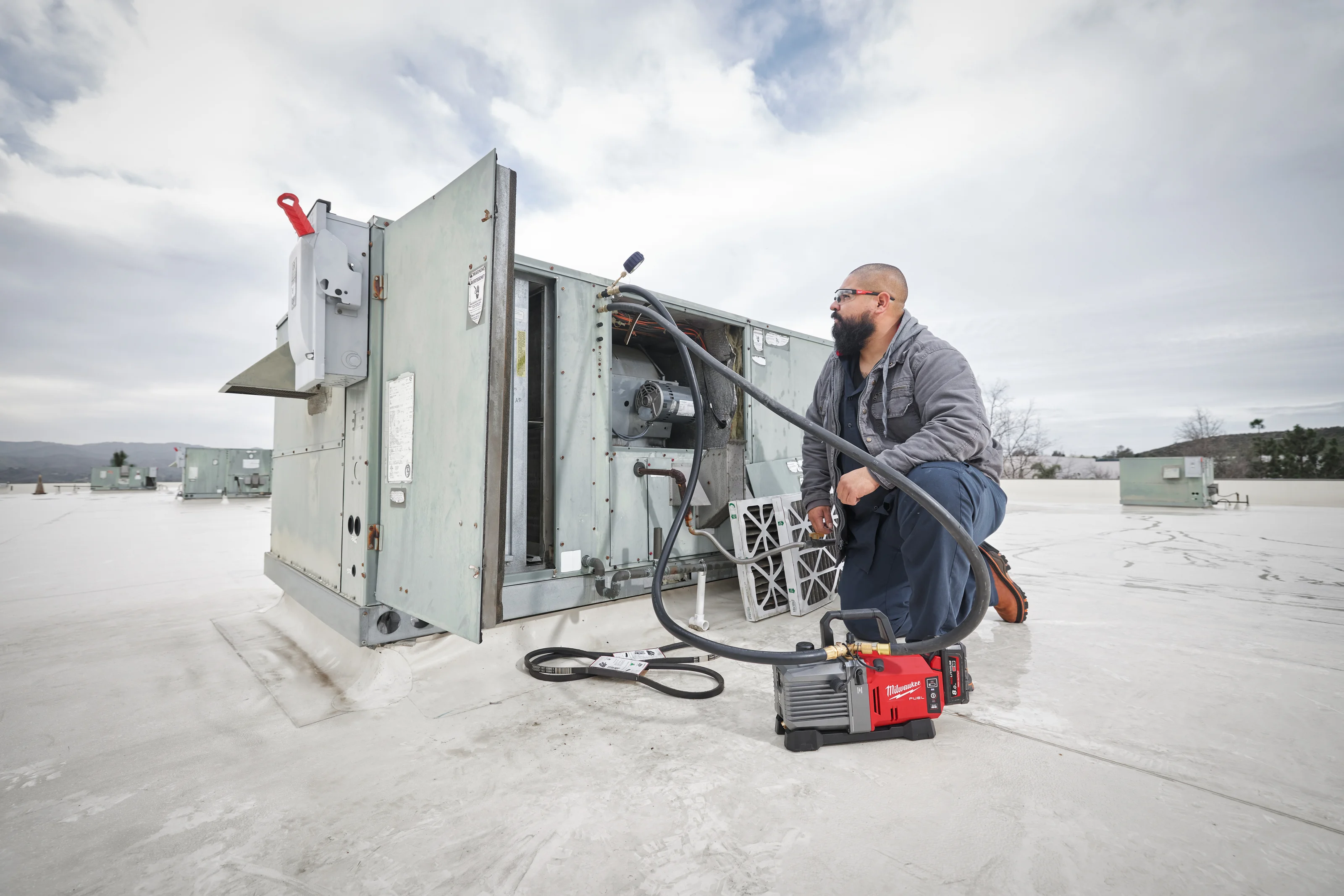 M18 HB8 HIGH OUTPUT 8.0 Ah Battery in use on the job