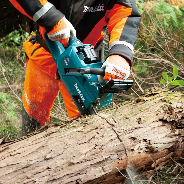 Makita UC011G kettingzaag, leveringsomvang uitgestald