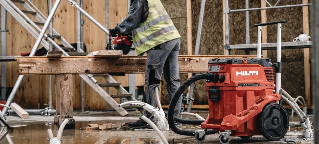 Hilti VC 40M-X extracting dust on a jobsite