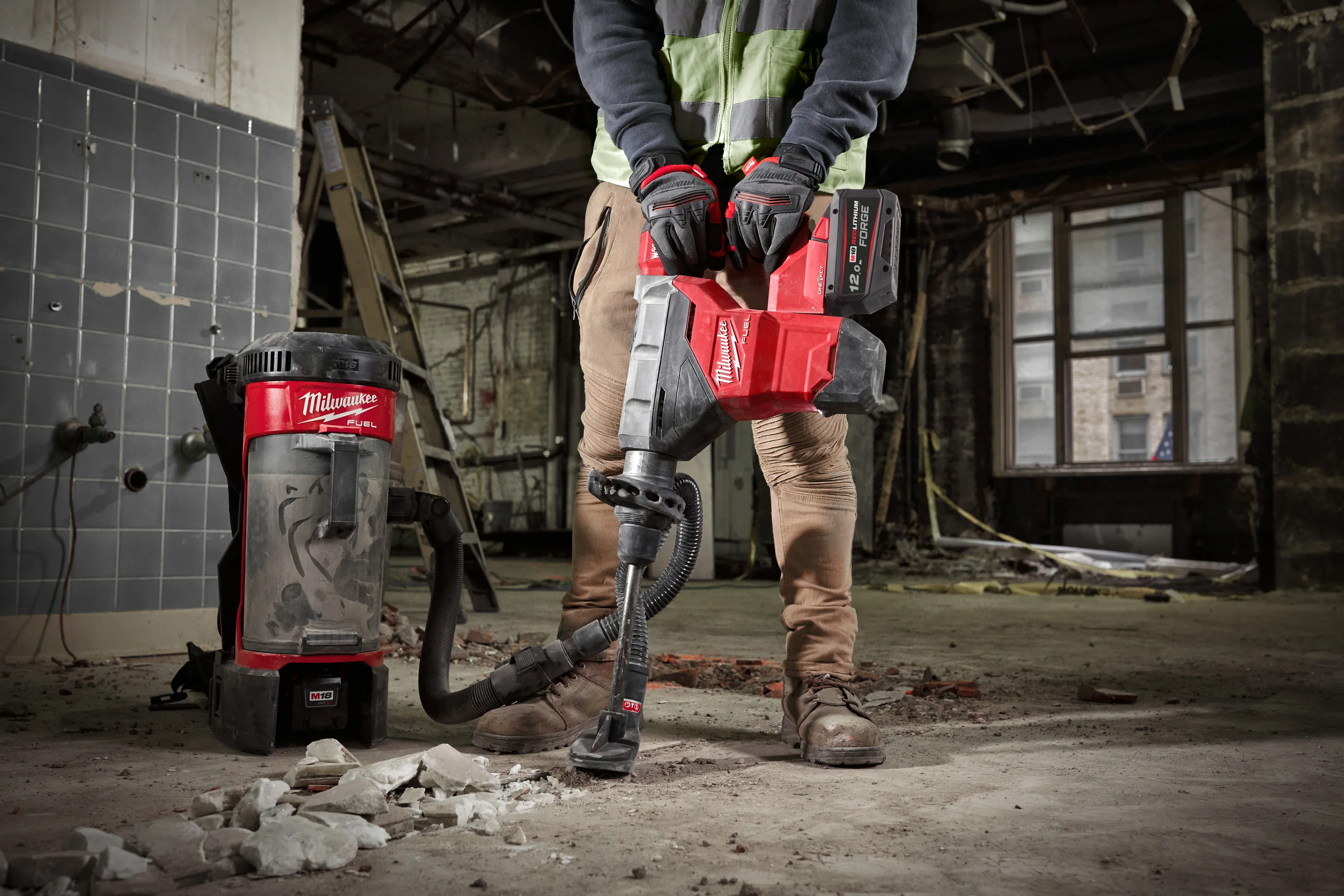 M18 FHM FUEL 8 kg SDS-max Hammer in use on the job