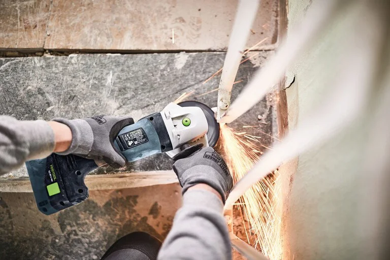 Festool AGC 18-125 cutting stone with the cutting attachment
