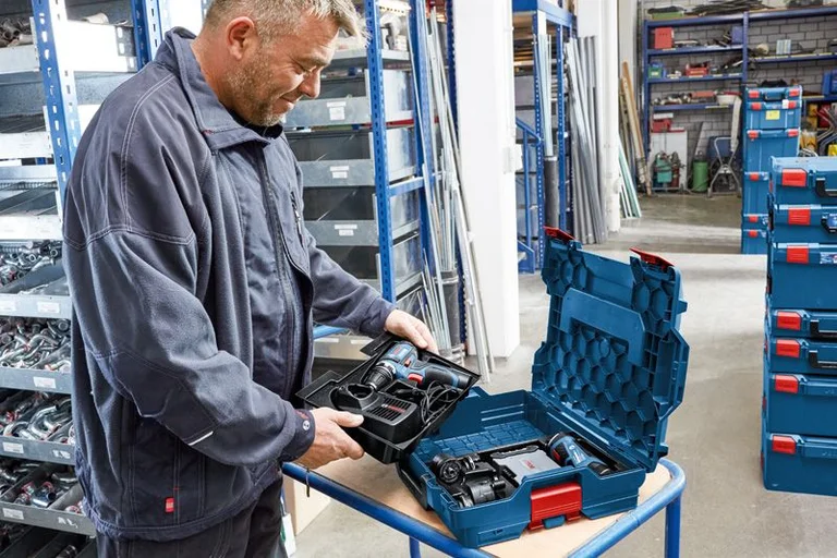 Bosch L-BOXX 136 in use, view 2