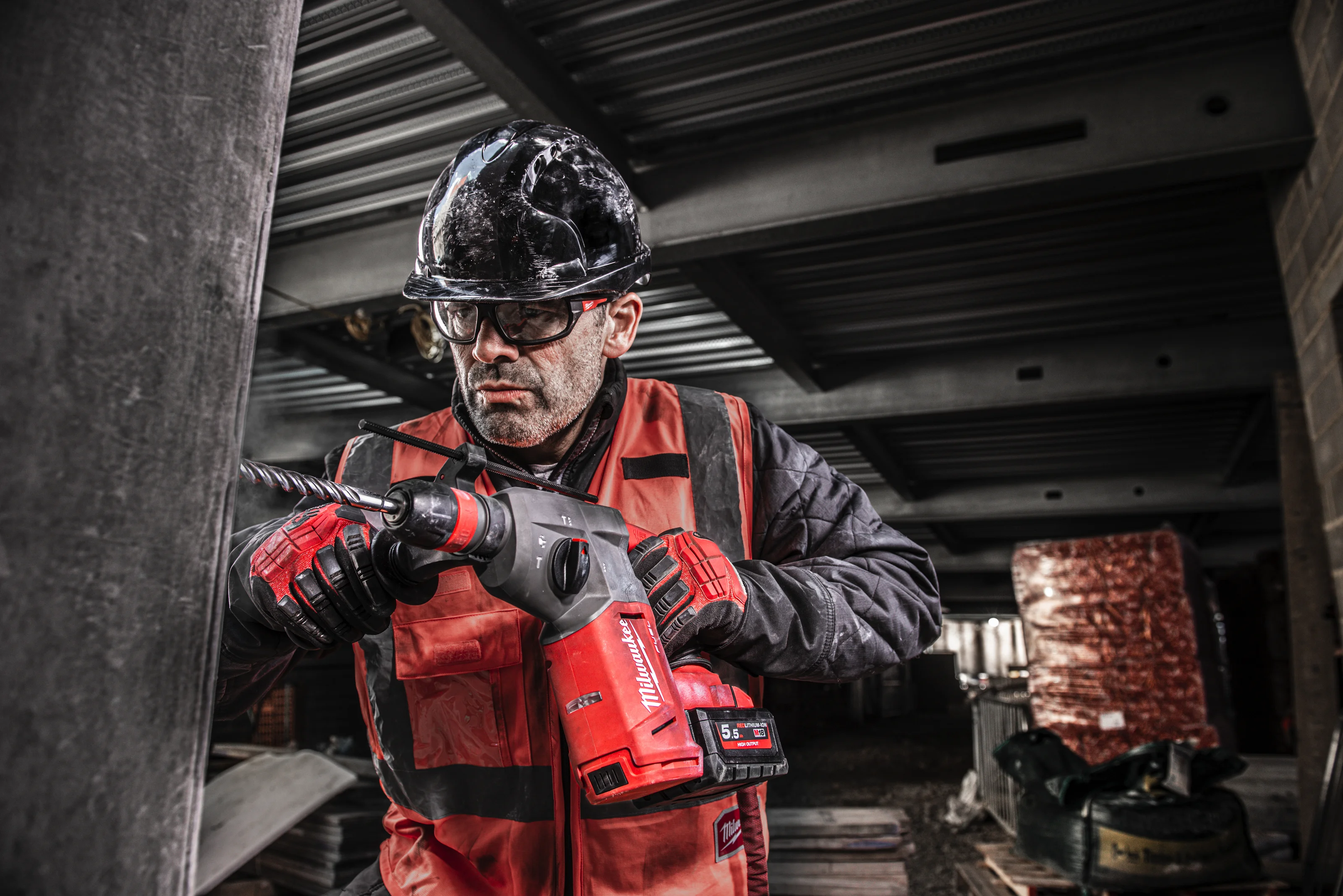 MX4 SDS-plus-bor som borer i betong