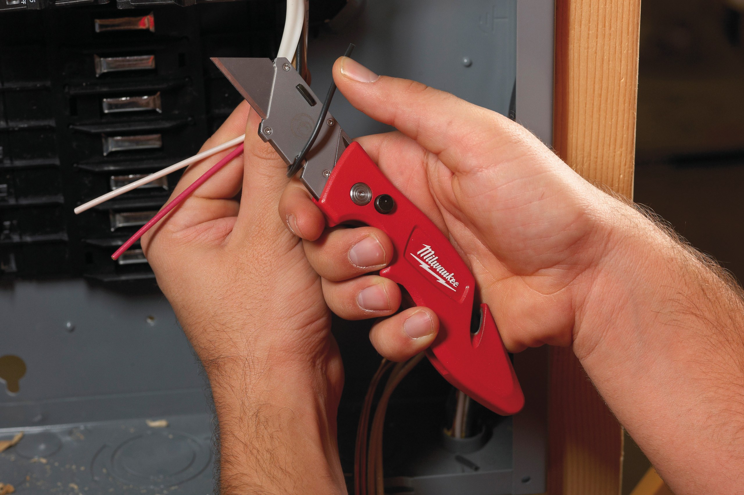 FASTBACK Flip Utility Knife in use on the job