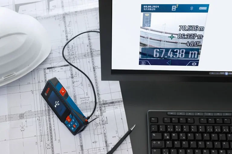 Bosch GLM 150-27 C in use