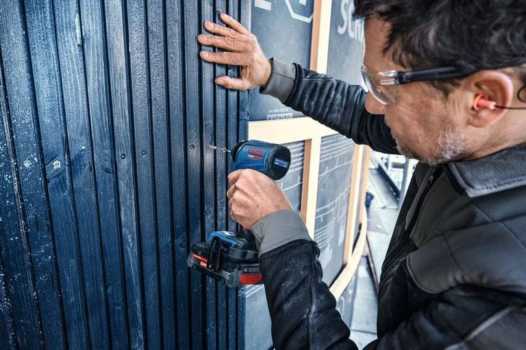 Bosch EXDR18V-230 in use