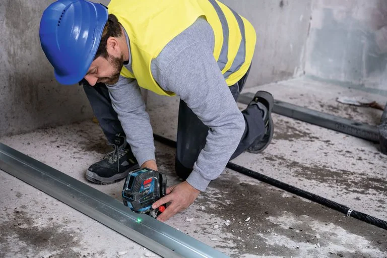 Bosch GCL 2-50 G in use