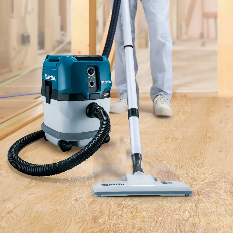 Makita VC003GL dust extractor, delivery contents laid out