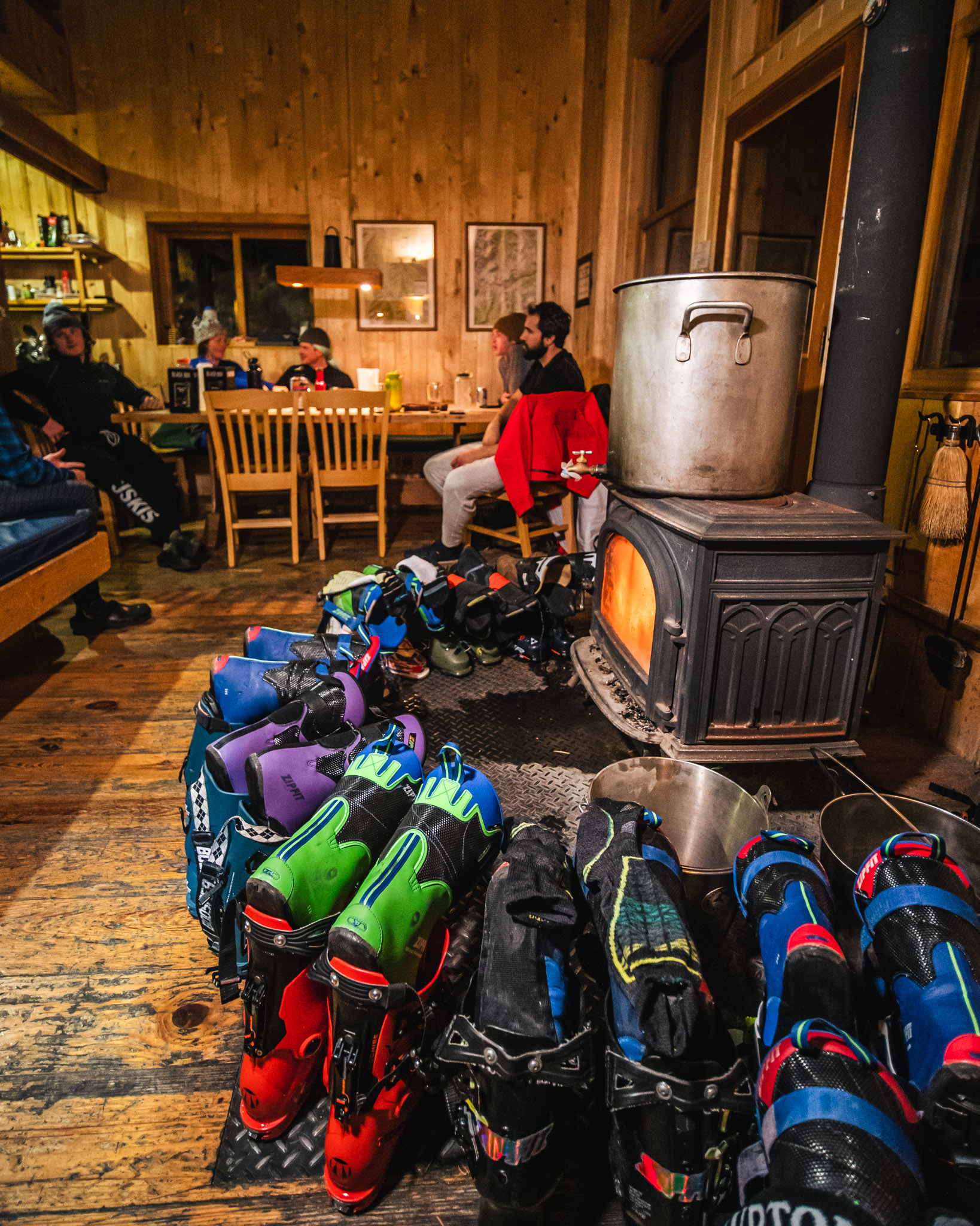 サルトル。パープル スネークスキン風 ブーツ ジャックウルフスキン（JackWolfskin）（キッズ）ジュニア ブーツ